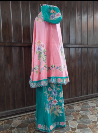 Mukena Batik Halus Proses Batik Cap Kombinasi  Bordir – M18.2